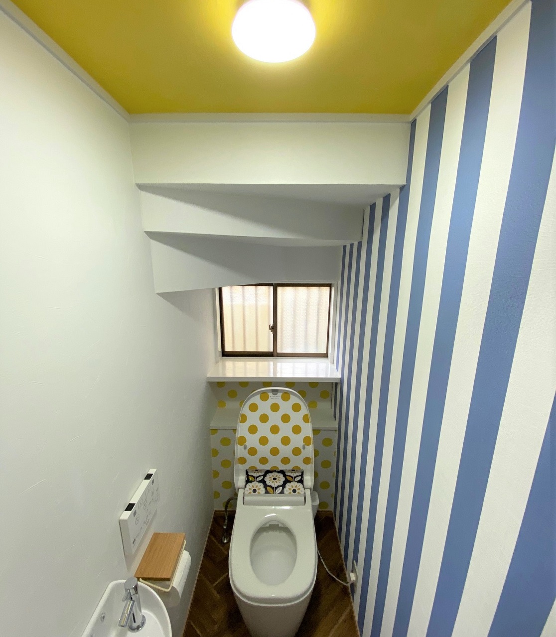 トイレをおしゃれに見せる壁紙は アクセントクロスの選び方 Kawaya Design 石和設備工業